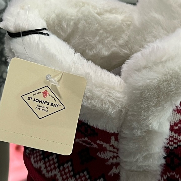 Slippers- NWT - St. John’s Bay red white multi slippers - Picture 4 of 7